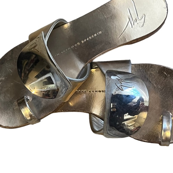 Stunning Giuseppe Zanotti Nude Sandals Mirror Vamp Toe Ring Nappa SZ 35 - Picture 5 of 12